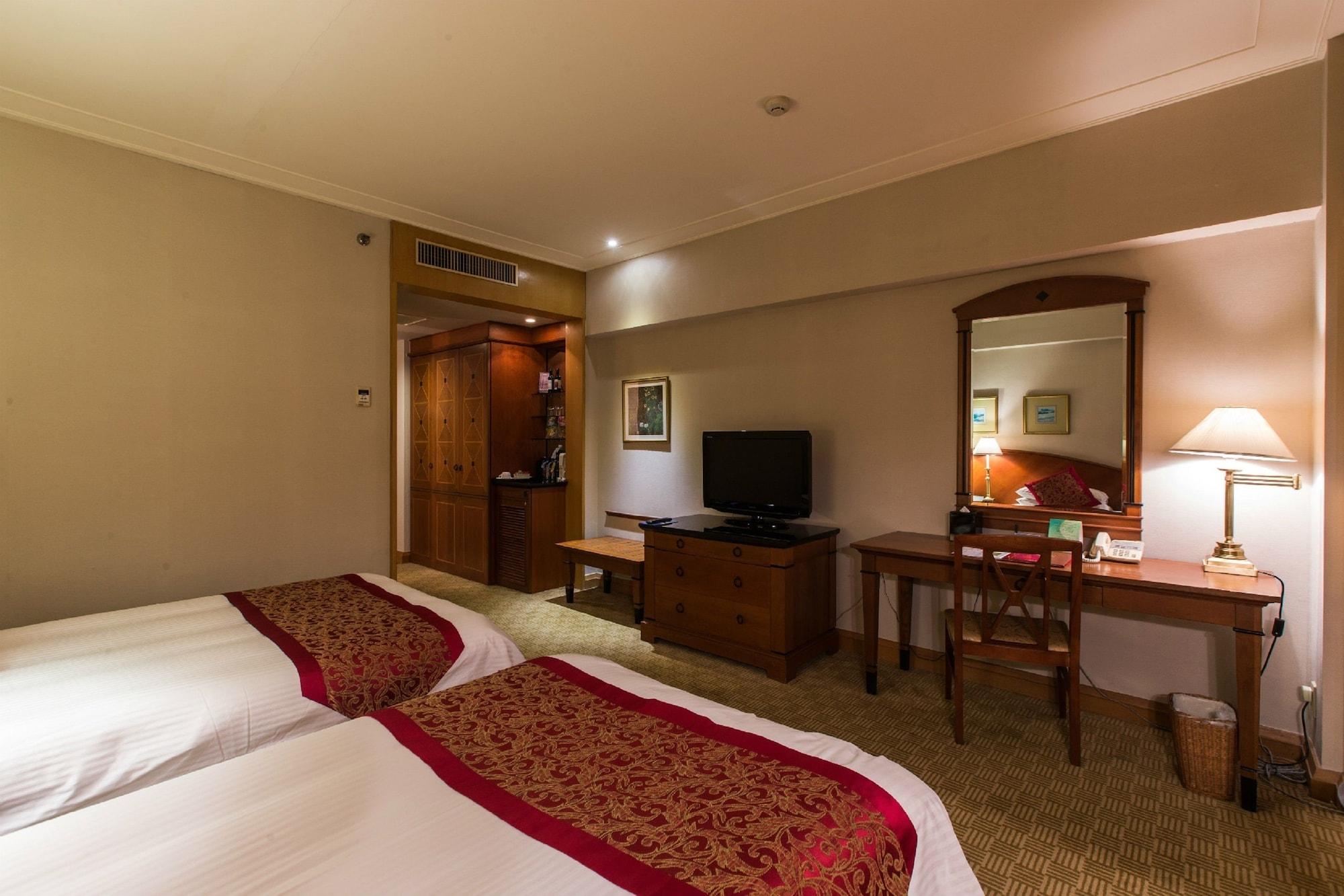 Ruishi Hotel Далянь Екстер'єр фото