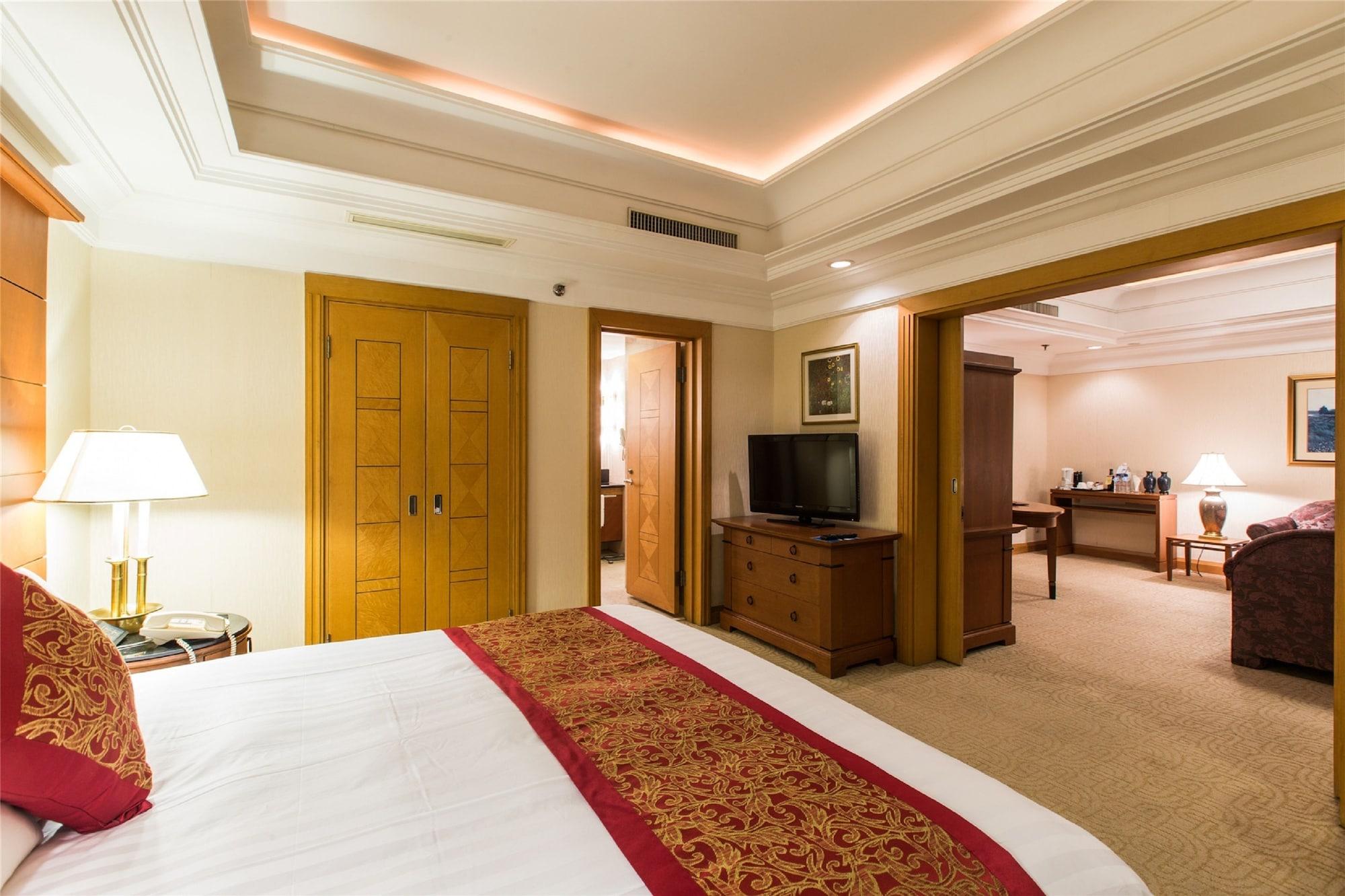 Ruishi Hotel Далянь Екстер'єр фото