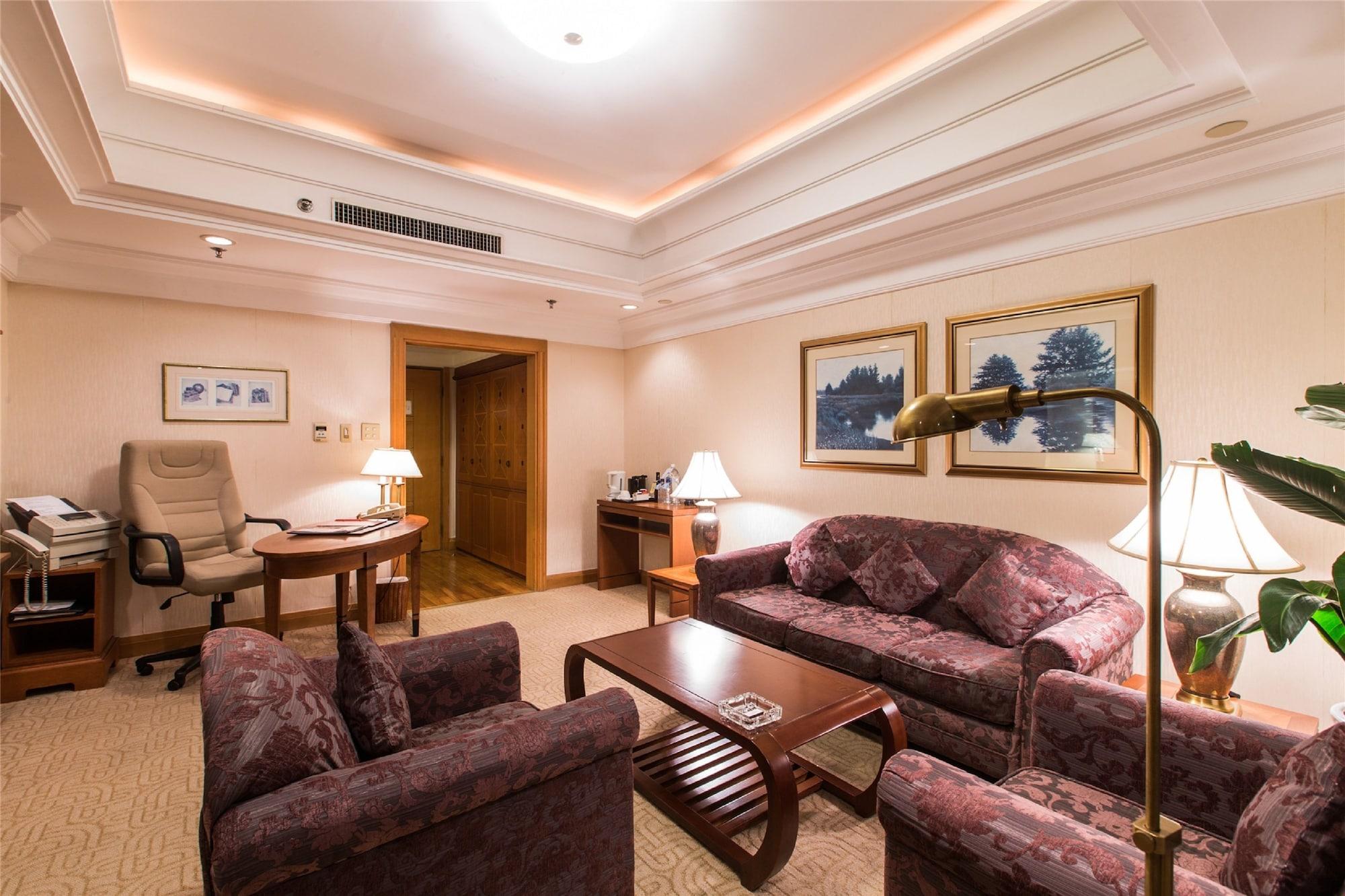 Ruishi Hotel Далянь Екстер'єр фото