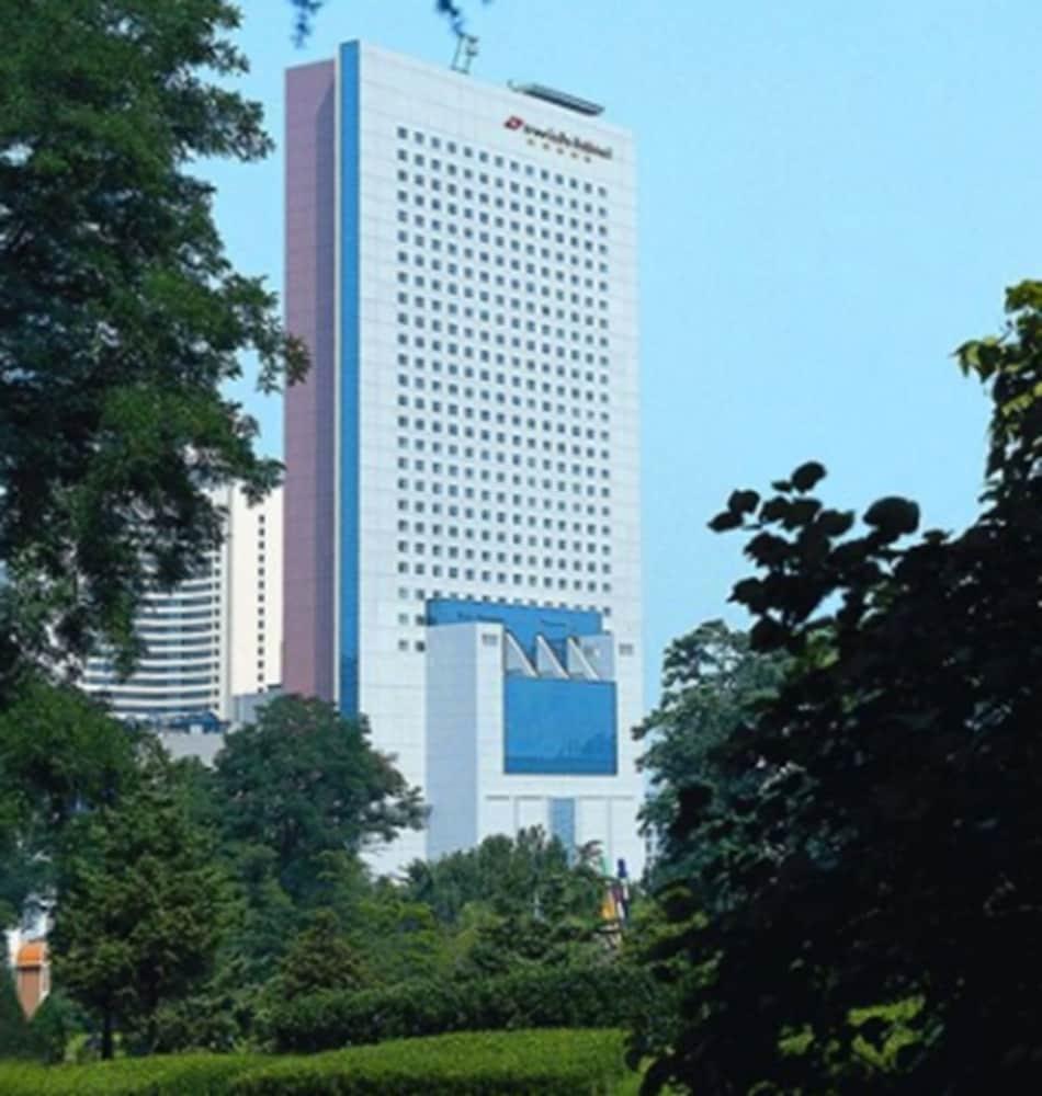 Ruishi Hotel Далянь Екстер'єр фото