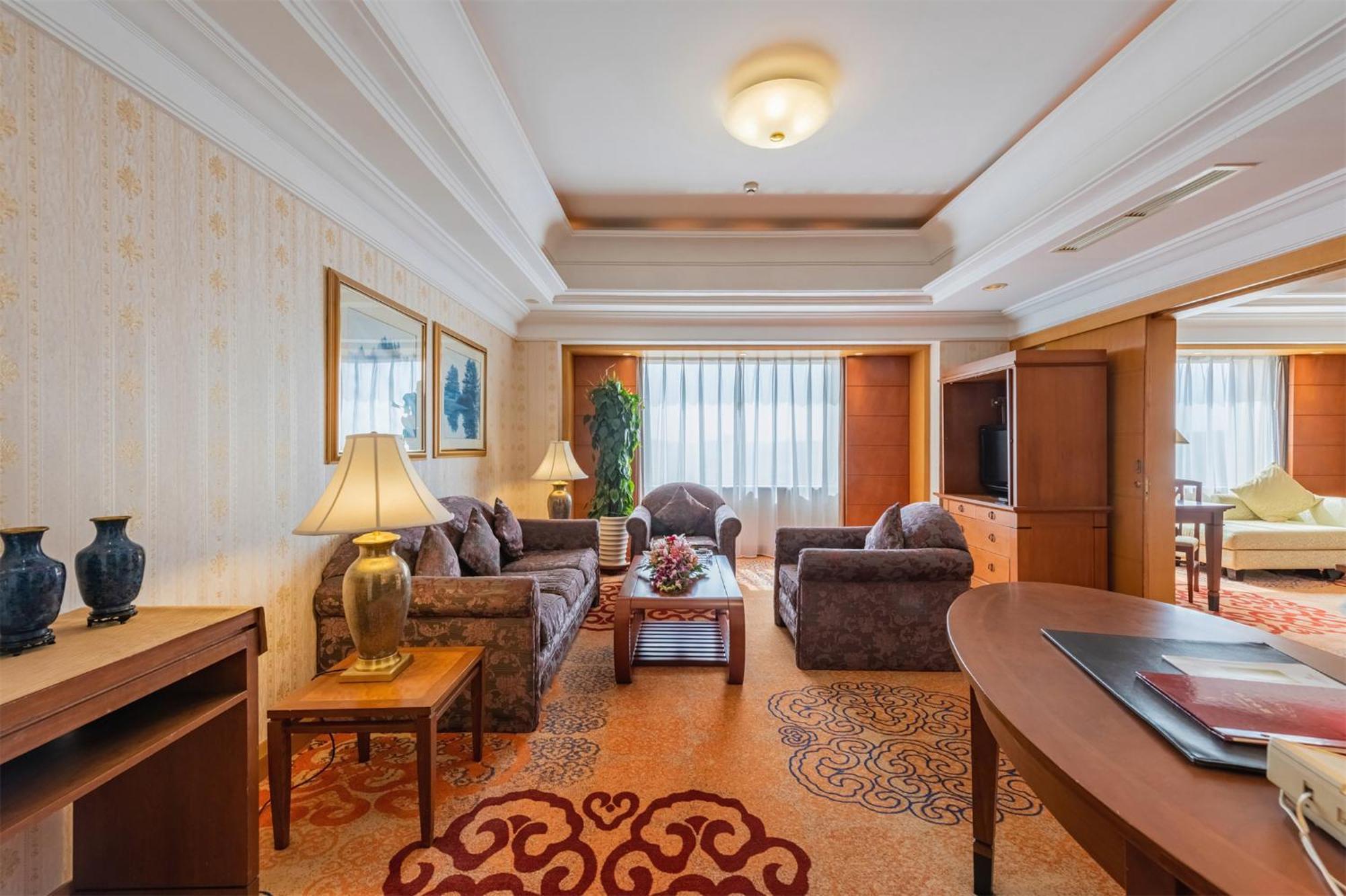 Ruishi Hotel Далянь Екстер'єр фото