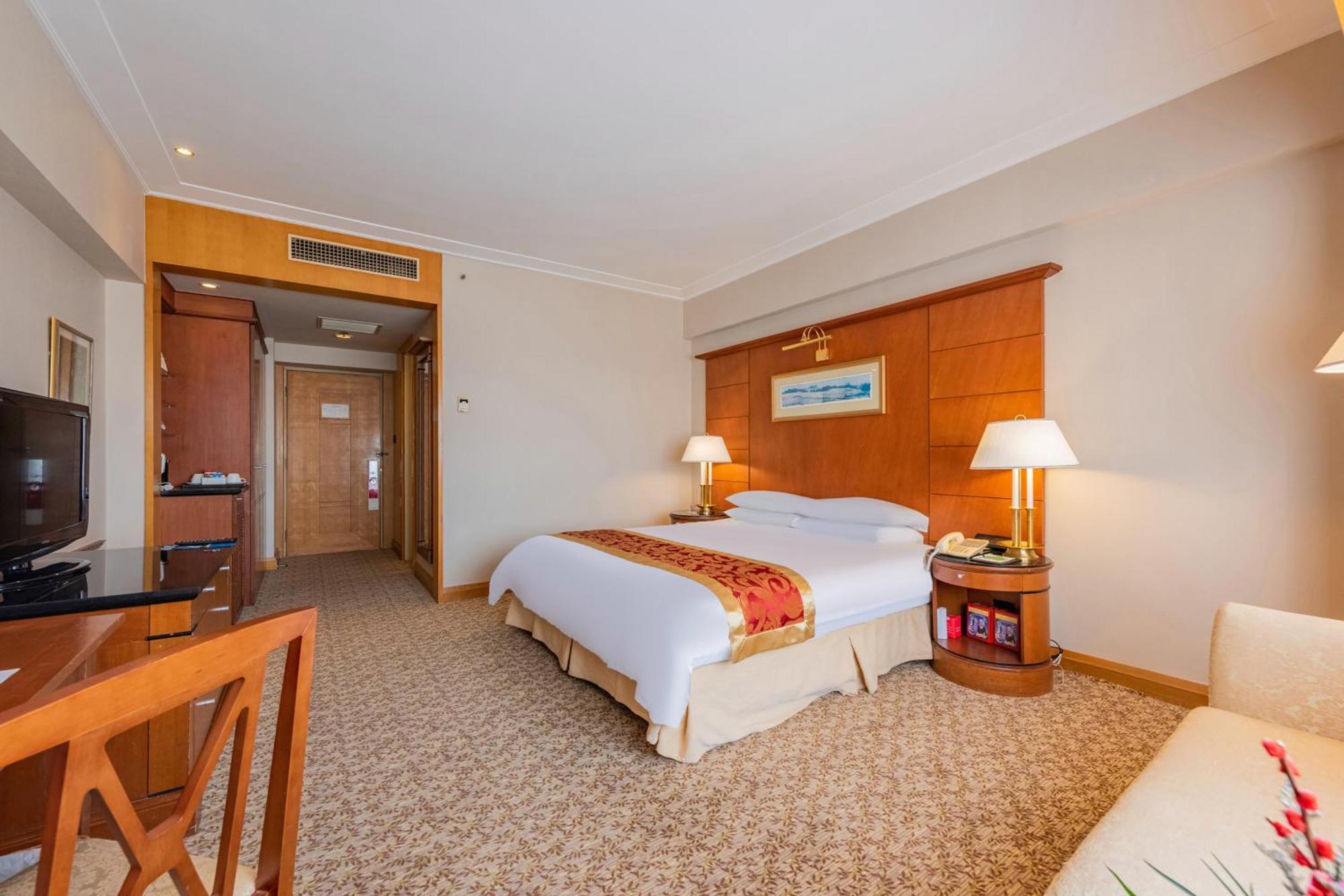 Ruishi Hotel Далянь Екстер'єр фото